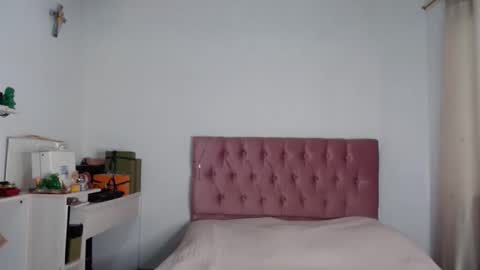 Snapshot of alia054 chatting on 4, 10, 2025 Alia online show from 4, 10, 2025