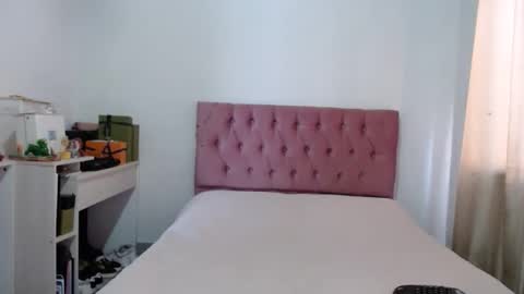 Snapshot of alia054 chatting on 13, 10, 2025 Alia online show from 13, 10, 2025