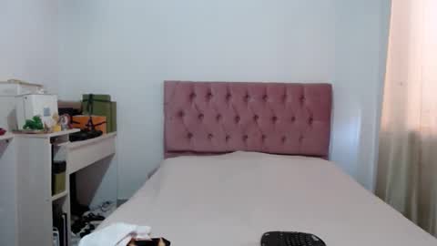 Snapshot of alia054 chatting on 20, 10, 2025 Alia online show from 20, 10, 2025