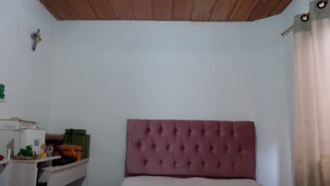 Snapshot of alia054 chatting on 25, 10, 2025 Alia online show from 25, 10, 2025