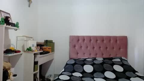 Snapshot of alia054 chatting on 30, 10, 2025 Alia online show from 30, 10, 2025