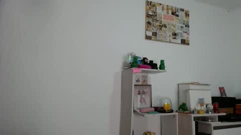 Snapshot of alia054 chatting on 17, 4, 2026 Alia online show from 17, 4, 2026