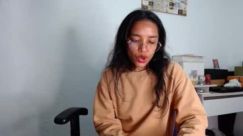 Snapshot of alia054 chatting on 29, 4, 2026 Alia online show from 29, 4, 2026