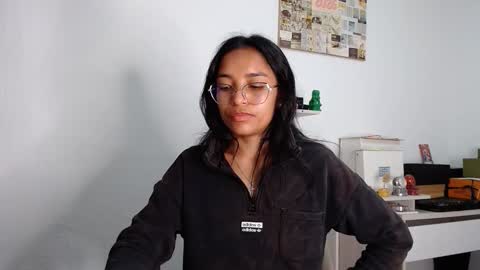 Snapshot of alia054 chatting on 11, 5, 2026 Alia online show from 11, 5, 2026