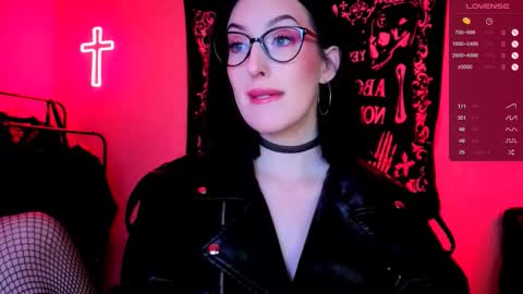 Miss Alice online show from 5, 10, 2025