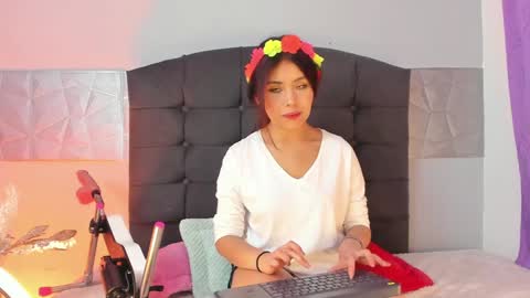  Alice Evans online show from 5, 2, 2025