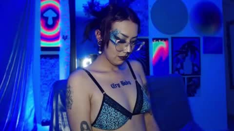 Snapshot of alice_phantom chatting on 11, 1, 2025      online show from 11, 1, 2025