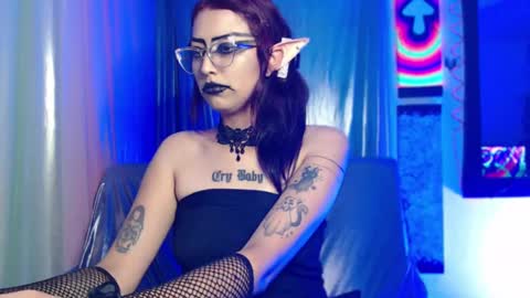 Snapshot of alice_phantom chatting on 5, 3, 2025      online show from 5, 3, 2025