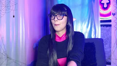 Snapshot of alice_phantom chatting on 5, 10, 2025      online show from 5, 10, 2025