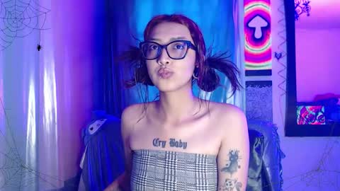 Snapshot of alice_phantom chatting on 2, 11, 2025      online show from 2, 11, 2025