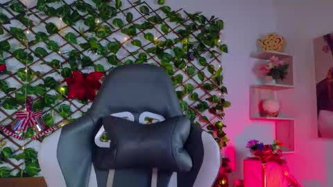 alice_rous21 online show from 15, 12, 2025