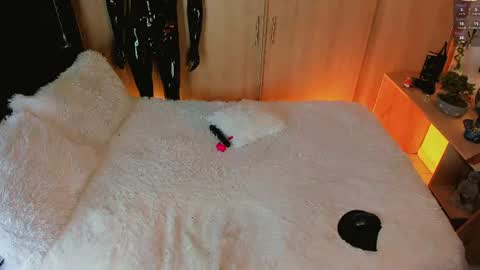 Snapshot of alicebby_bigcock19 chatting on 19, 7, 2026 Alice online show from 19, 7, 2026