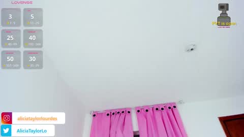 Juli   online show from 5, 2, 2025