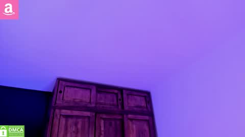 Snapshot of alicee_2 chatting on 4, 11, 2025 Aliceee .. 97YP9VWGZHrefnav wishlist lists 1 online show from 4, 11, 2025