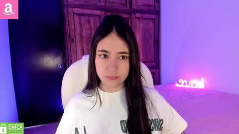 Snapshot of alicee_2 chatting on 17, 12, 2025 Aliceee .. 97YP9VWGZHrefnav wishlist lists 1 online show from 17, 12, 2025