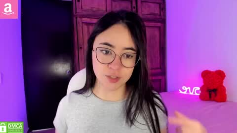 Snapshot of alicee_2 chatting on 25, 5, 2026 Aliceee .. 97YP9VWGZHrefnav wishlist lists 1 online show from 25, 5, 2026