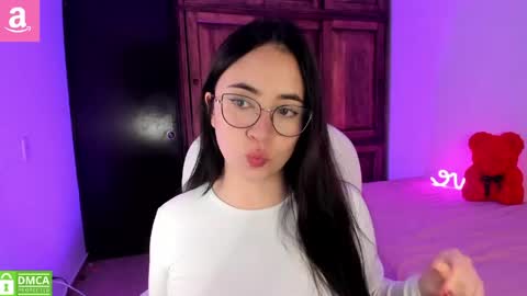 Snapshot of alicee_2 chatting on 3, 6, 2026 Aliceee .. 97YP9VWGZHrefnav wishlist lists 1 online show from 3, 6, 2026