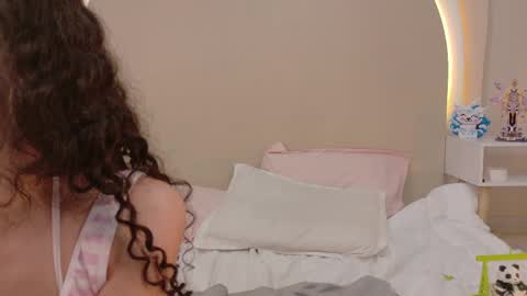 Snapshot of alicee_rodriguez chatting on 24, 4, 2026 alice online show from 24, 4, 2026