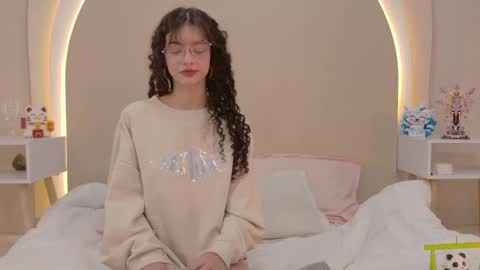 Snapshot of alicee_rodriguez chatting on 25, 4, 2026 alice online show from 25, 4, 2026