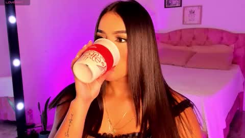 Snapshot of alicekiing_ chatting on 11, 11, 2025 ALICEKIING online show from 11, 11, 2025