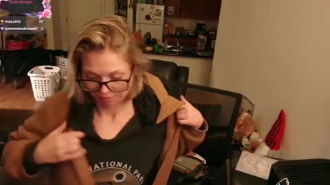 Snapshot of aliceliddell710 chatting on 3, 10, 2025 Alice Liddell online show from 3, 10, 2025