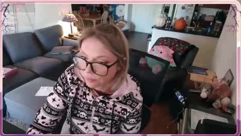 Snapshot of aliceliddell710 chatting on 19, 11, 2025 Alice Liddell online show from 19, 11, 2025