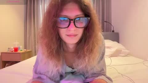 Snapshot of alicepinkhead chatting on 26, 3, 2026 AlicePinkhead online show from 26, 3, 2026