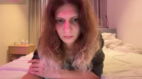 Snapshot of alicepinkhead chatting on 7, 4, 2026 AlicePinkhead online show from 7, 4, 2026