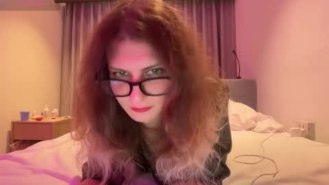 Snapshot of alicepinkhead chatting on 9, 4, 2026 AlicePinkhead online show from 9, 4, 2026