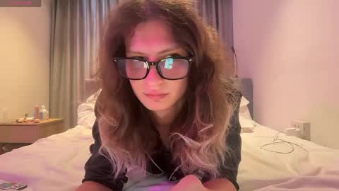 Snapshot of alicepinkhead chatting on 23, 4, 2026 AlicePinkhead online show from 23, 4, 2026