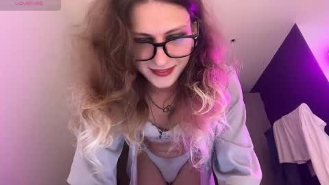 Snapshot of alicepinkhead chatting on 1, 6, 2026 AlicePinkhead online show from 1, 6, 2026
