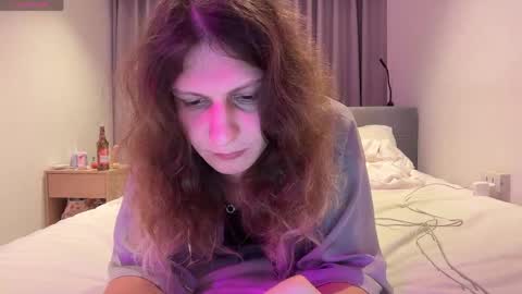 Snapshot of alicepinkhead chatting on 4, 6, 2026 AlicePinkhead online show from 4, 6, 2026