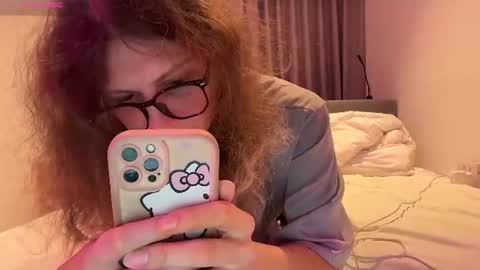 Snapshot of alicepinkhead chatting on 11, 6, 2026 AlicePinkhead online show from 11, 6, 2026