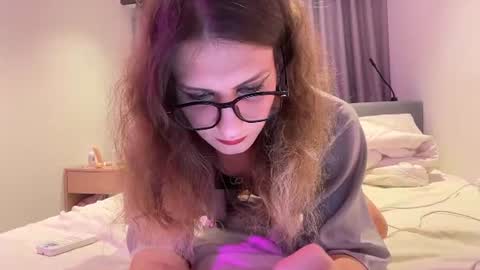 Snapshot of alicepinkhead chatting on 25, 6, 2026 AlicePinkhead online show from 25, 6, 2026