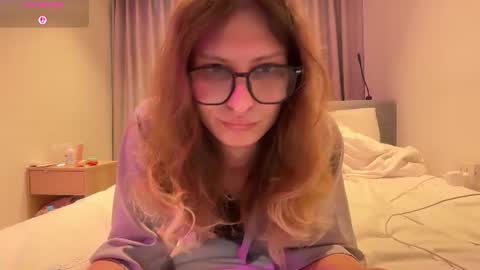 Snapshot of alicepinkhead chatting on 9, 7, 2026 AlicePinkhead online show from 9, 7, 2026
