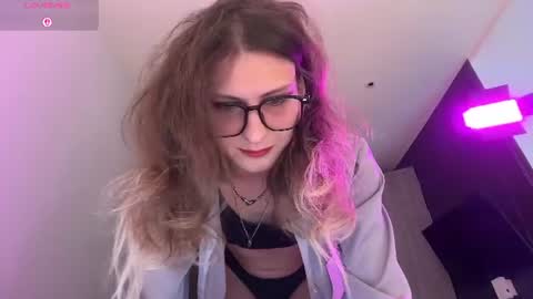 Snapshot of alicepinkhead chatting on 13, 7, 2026 AlicePinkhead online show from 13, 7, 2026
