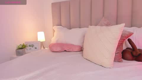 Snapshot of aliceveraa_ chatting on 5, 12, 2024 Alice Vera online show from 5, 12, 2024