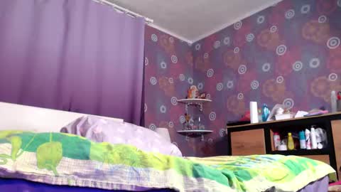Snapshot of alicewetsquirt chatting on 1, 3, 2025 alicewetsquirt online show from 1, 3, 2025