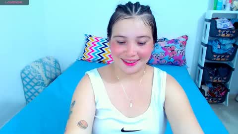 Snapshot of alicia_and_brandon chatting on 5, 3, 2025 CATALINA Y ANDRES online show from 5, 3, 2025