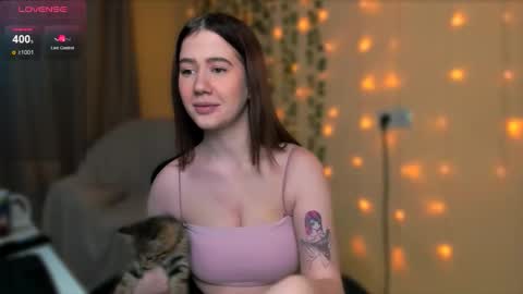 Snapshot of alicia_hines chatting on 3, 11, 2025 Alicia online show from 3, 11, 2025