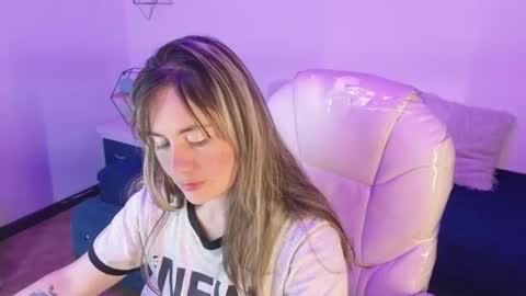 Snapshot of alicia_thompsonn chatting on 15, 7, 2026 Alice online show from 15, 7, 2026