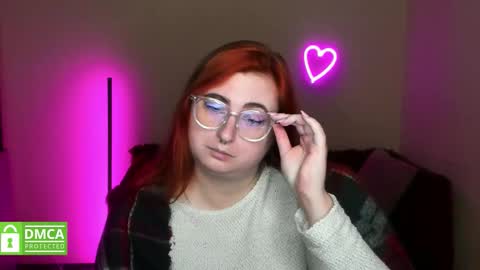 Snapshot of aliciaaared_kis chatting on 6, 11, 2025 Alicia online show from 6, 11, 2025