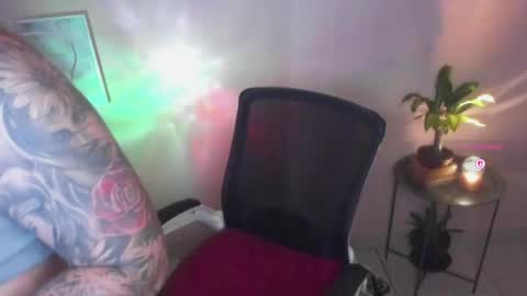 Jennyfer online show from 25, 5, 2026