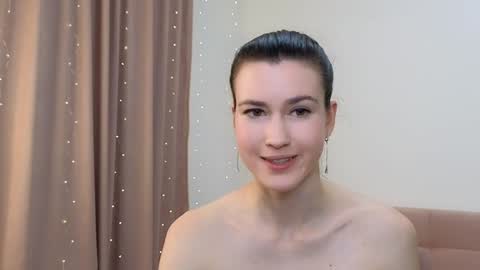 Snapshot of alicianoveli chatting on 5, 1, 2025 alicianoveli online show from 5, 1, 2025