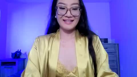 Snapshot of aliciaz3 chatting on 6, 10, 2025 Alicia Hebi online show from 6, 10, 2025