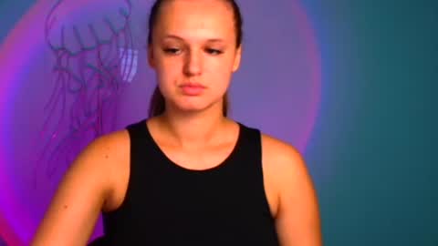 Snapshot of alicie_dream_ chatting on 9, 9, 2025 Alicie online show from 9, 9, 2025