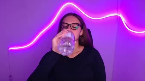 Snapshot of alicie_dream_ chatting on 11, 9, 2025 Alicie online show from 11, 9, 2025