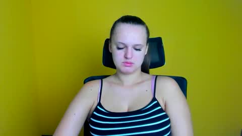 Snapshot of alicie_dream_ chatting on 16, 9, 2025 Alicie online show from 16, 9, 2025