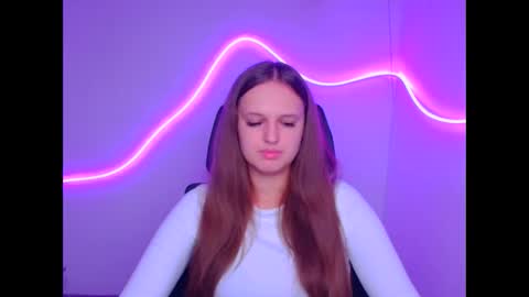 Snapshot of alicie_dream_ chatting on 19, 9, 2025 Alicie online show from 19, 9, 2025