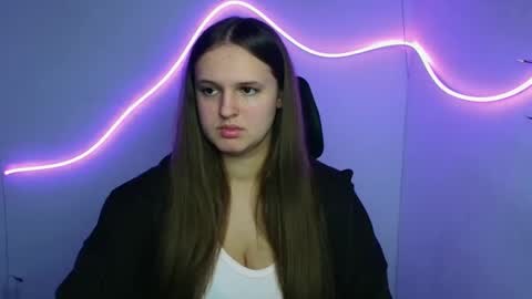 Snapshot of alicie_dream_ chatting on 3, 10, 2025 Alicie online show from 3, 10, 2025